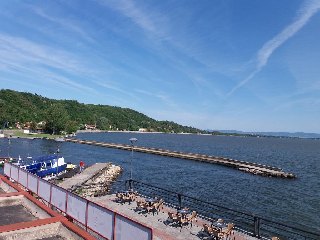 Ferienwohnung Zlatna Ribica Golubac Exterior foto
