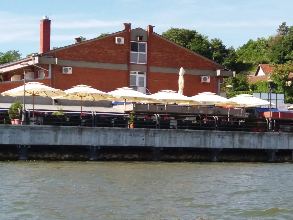 Ferienwohnung Zlatna Ribica Golubac Exterior foto